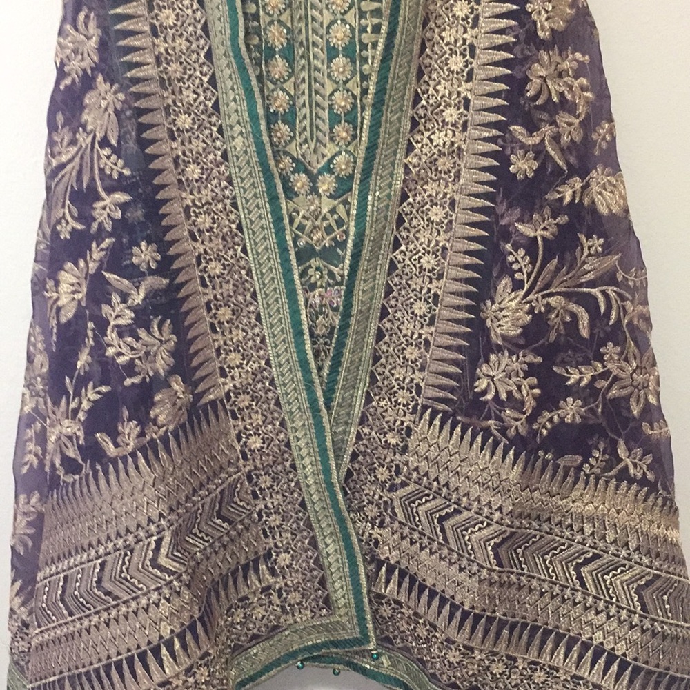 Indian&PakistaniWedding-embroidery-GreenGoldPurple